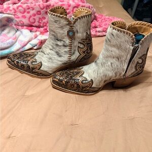 Stylish Myra Western Boots - Brown and White
